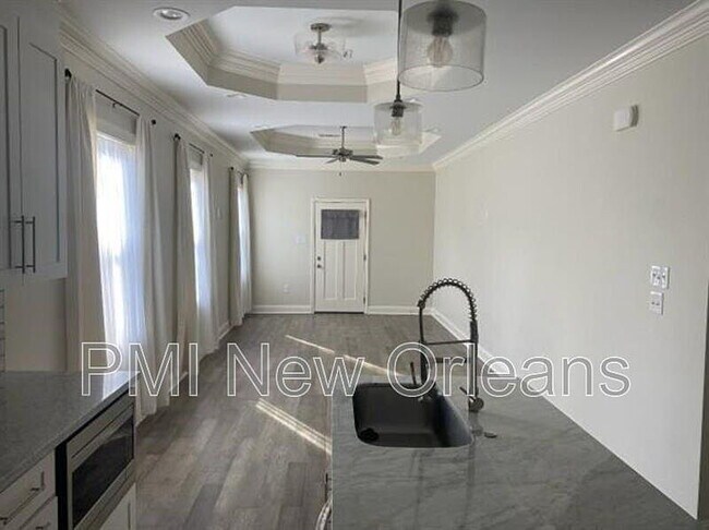 Building Photo - Single Family Home