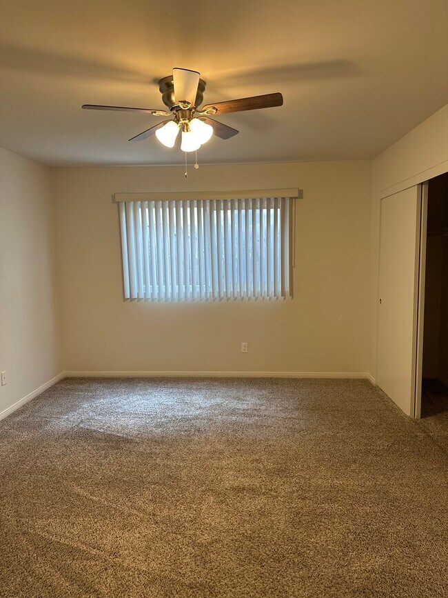 Building Photo - 408-14 Delaware St