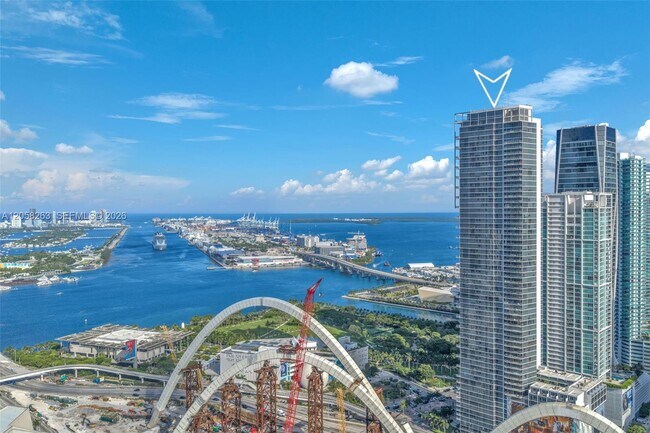 Building Photo - 1100 Biscayne Blvd