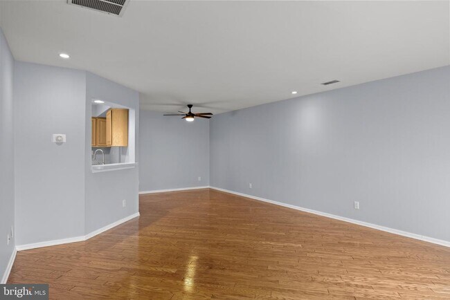 Building Photo - 5001 Aberdeen Ln