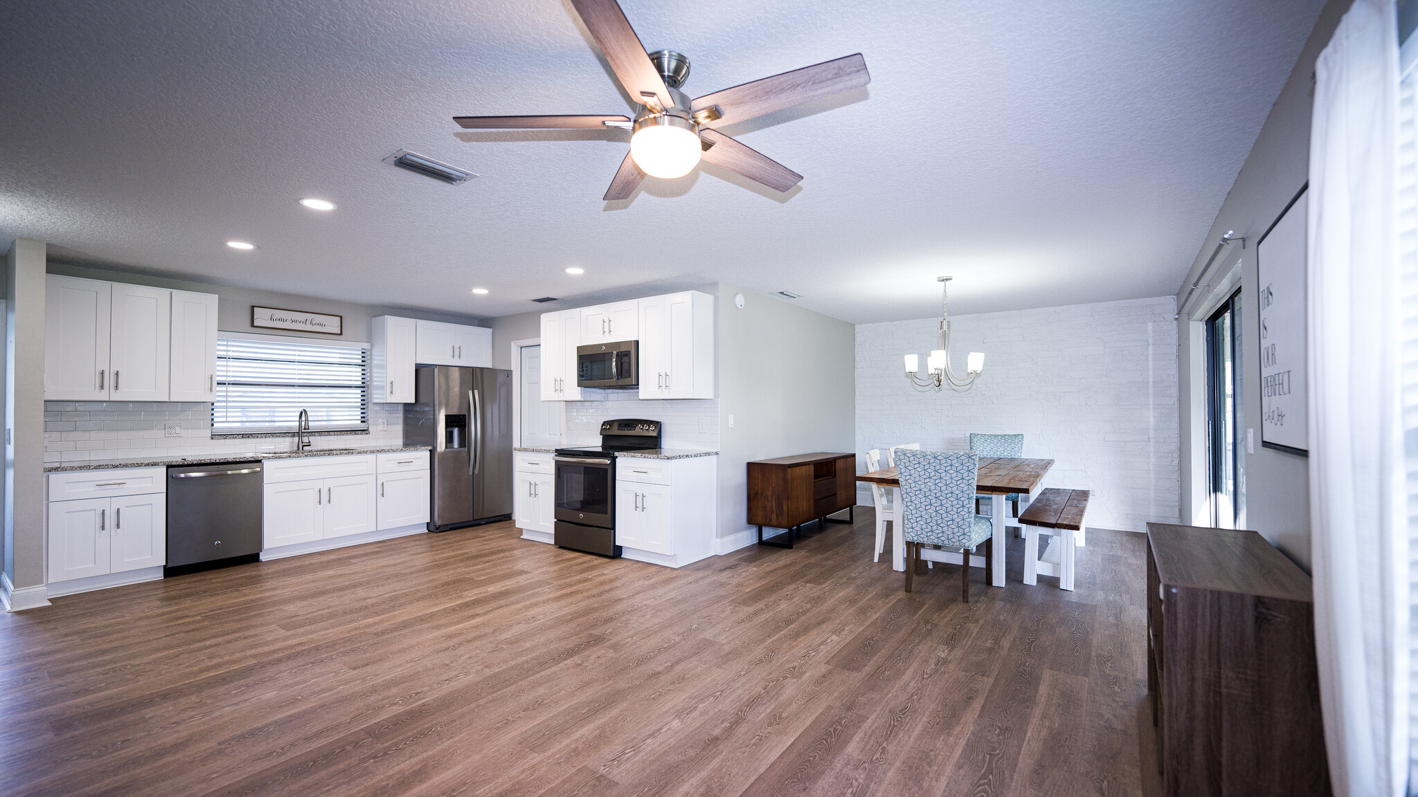 Building Photo - 37 Carriage Hill Cir