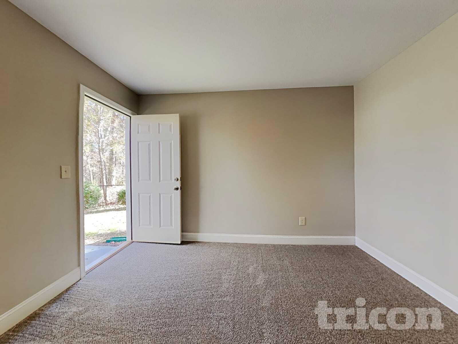 Building Photo - 1656 Deer Creek Ln