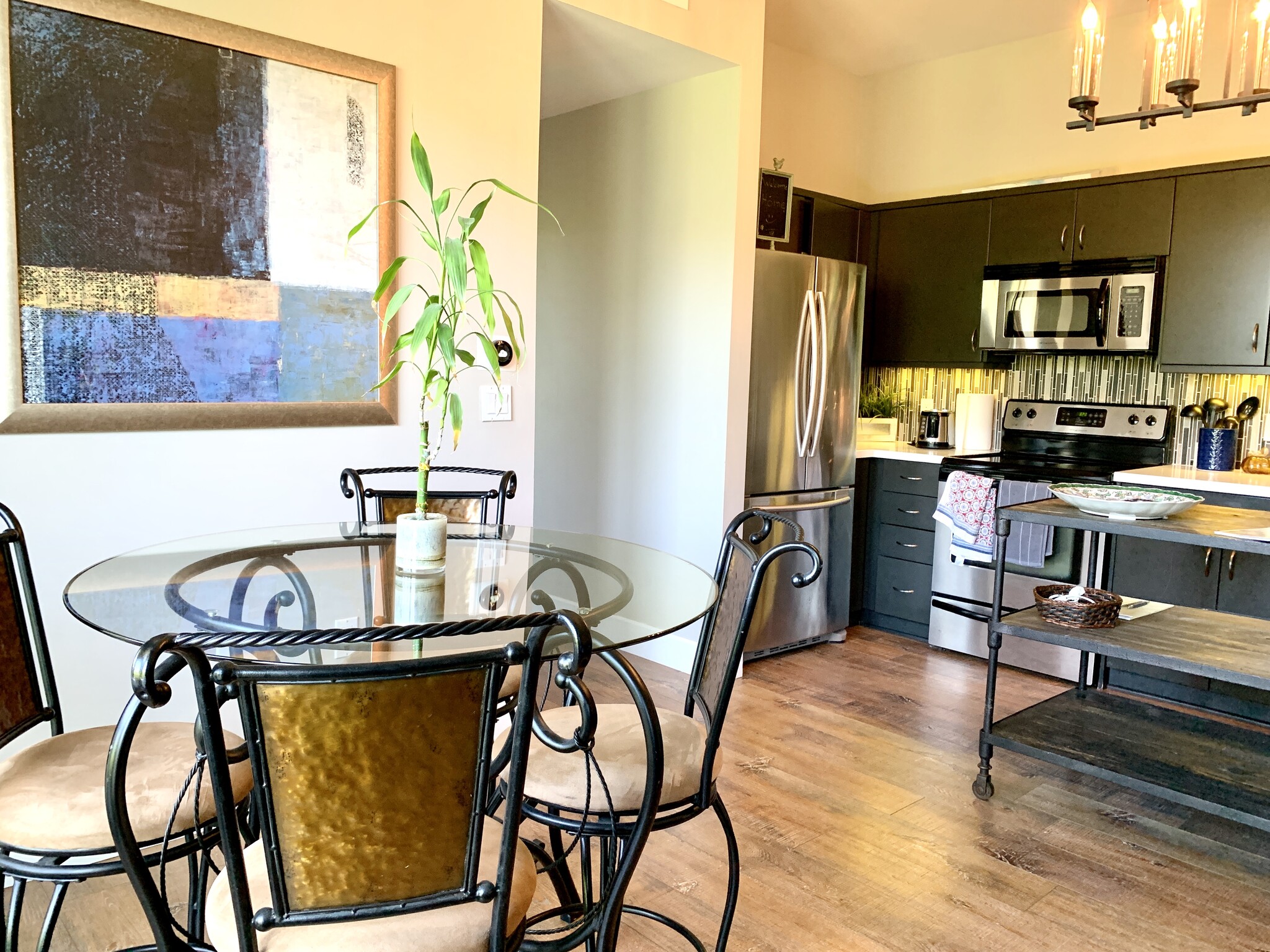 Dining area - 889 Date St