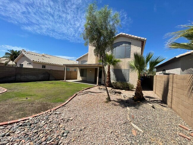 Building Photo - 4725 E Goldfinch Gate Ln