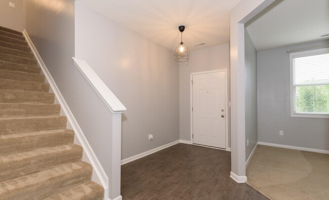 Building Photo - Beautiful House- Perfect for an Executive ...