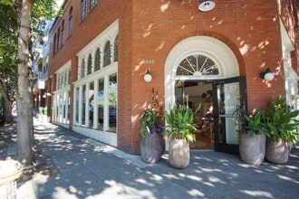 Building Photo - Paris on Mississippi! Fabulous 1Bdr Ready Soon!