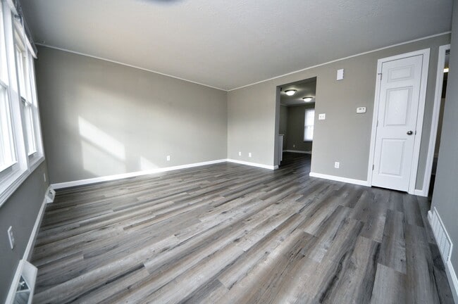 Building Photo - 313 Granada