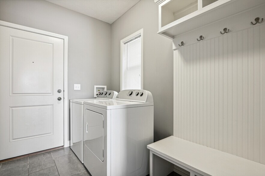 Building Photo - 4533 Nicklaus Dr