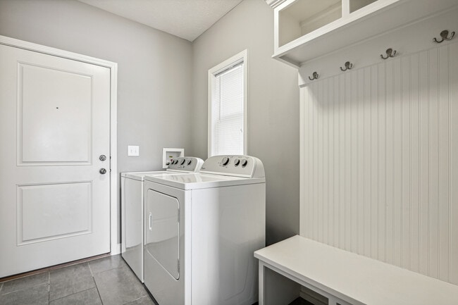 Building Photo - 4533 Nicklaus Dr