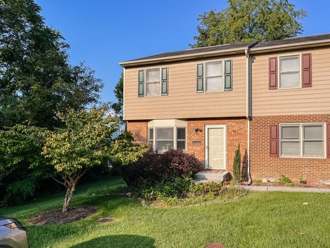 Building Photo - 1726 Emerald St