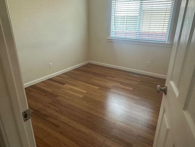 Building Photo - Beautiful Single Story Warms Springs Home