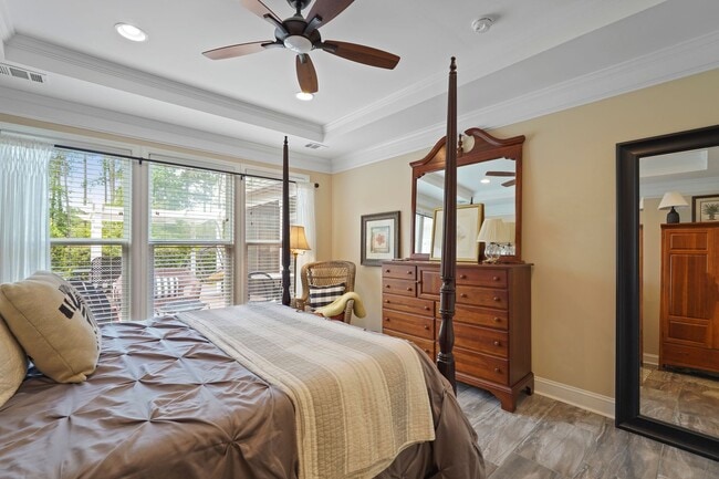 Building Photo - 10 Chicory Ct