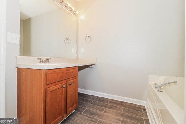 Building Photo - 207 Remington Ct