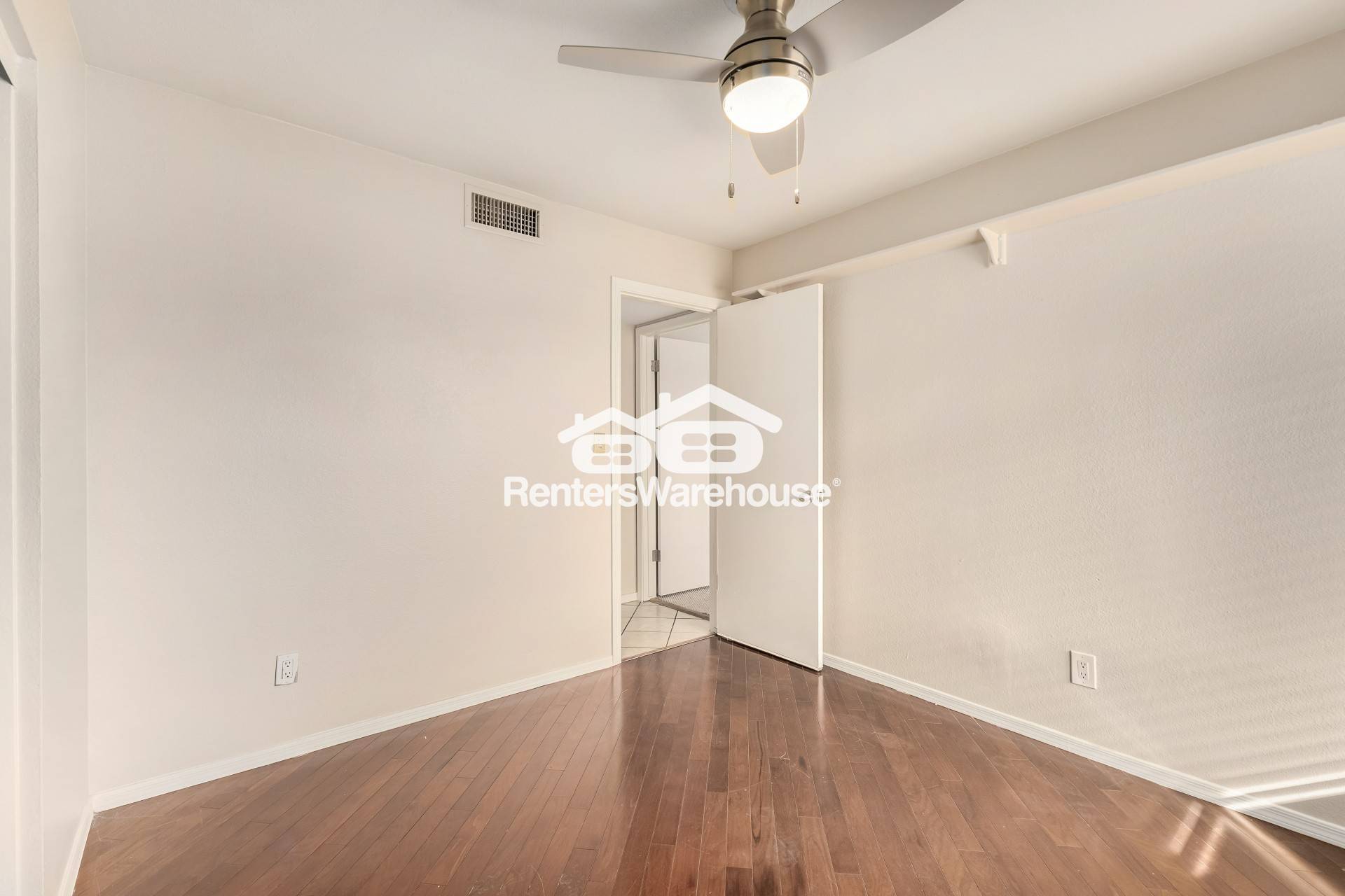 Building Photo - 7126 W Hatcher Rd