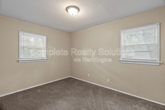 Building Photo - 1132 Redman Blvd