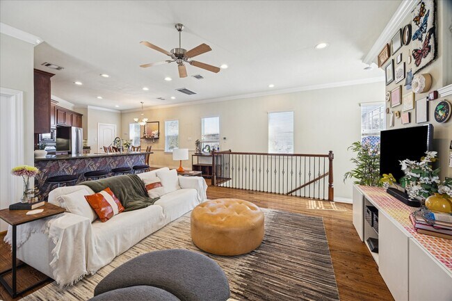 Building Photo - 2207 Austin St