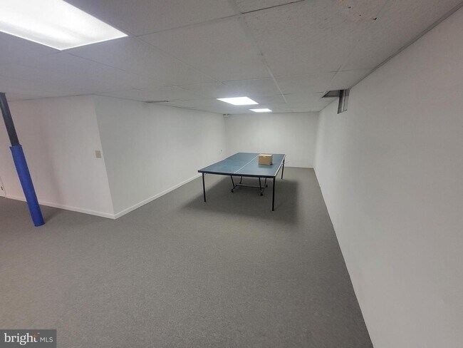 Primary Photo - 12 Foxview Cir