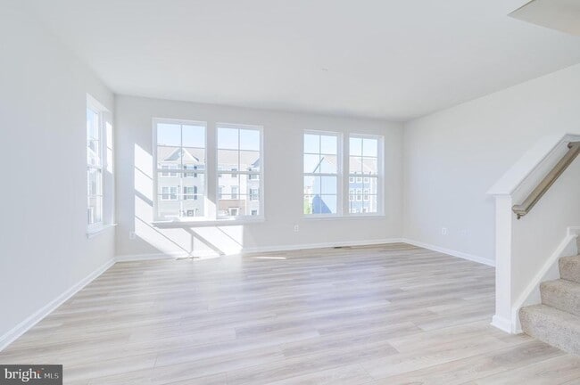 Building Photo - 450 Seeback Dr