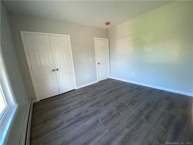 Building Photo - Newly Remodeled 3 Bedroom on 1st Floor