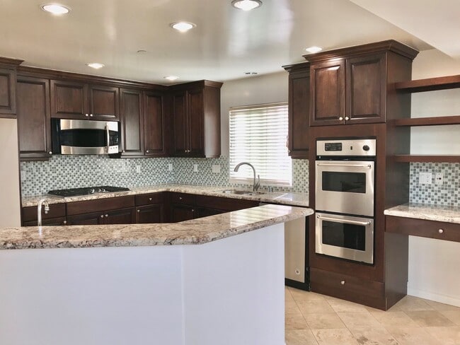 Building Photo - 206 S Lucia Ave