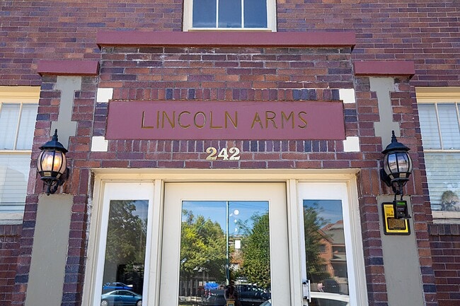 Building Photo - Lincoln Arms