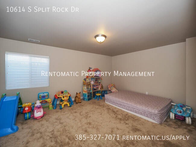 Building Photo - 10614 S Split Rock Dr