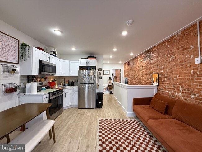 Building Photo - 6136 Chancellor St