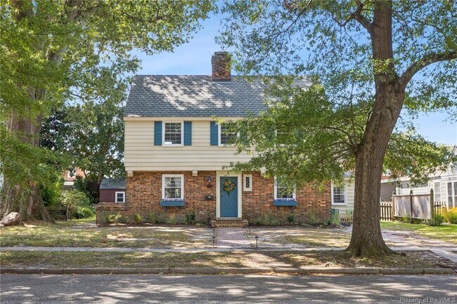 Building Photo - 205 River Rd