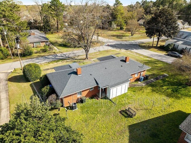 Building Photo - 1206 S 9th St