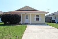 Building Photo - Spacious 3BR/2BA Home in Coral Village – A...