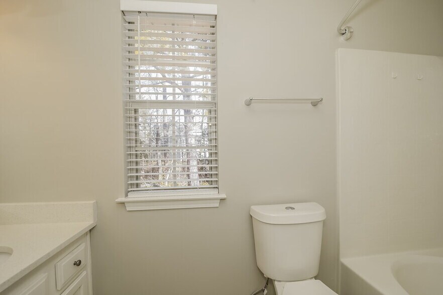 Building Photo - 2119 Summer Wind Dr SW