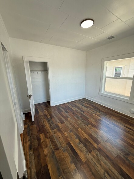 Building Photo - 1705 Arizona Ave