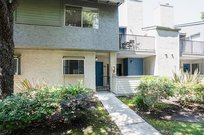 Building Photo - 932 Willowleaf Dr