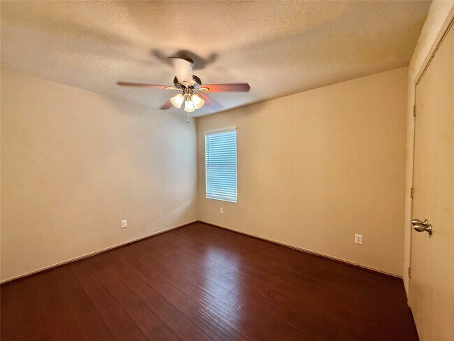 Building Photo - 24210 Silversmith Ln