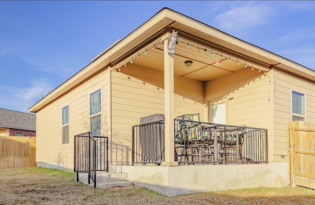 Building Photo - 8331 Bending Willow