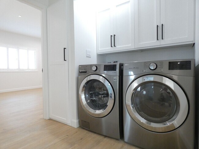 Building Photo - 5346 Lexington Ave