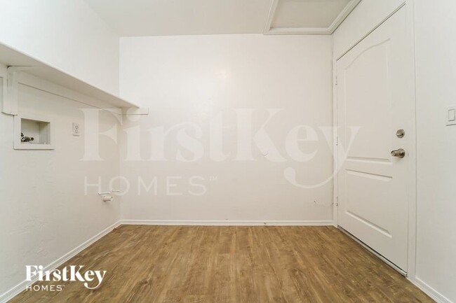 Building Photo - 3620 W Bellewood Pl