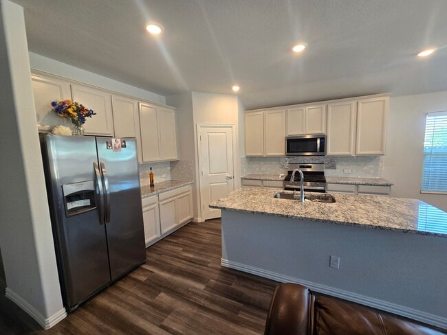 Building Photo - Fantastic in Fate!