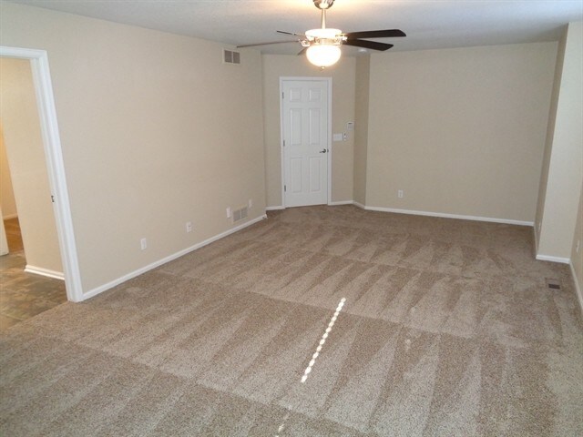 Building Photo - 124 N Flat Rock St
