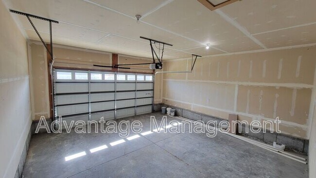 Building Photo - 1652 W Brooke St