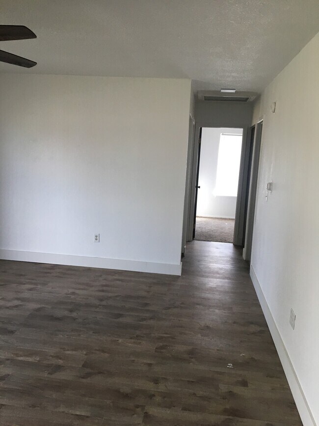 Building Photo - Country Acres