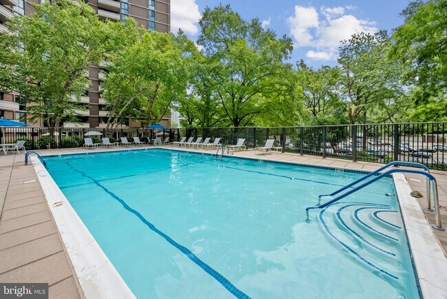 Building Photo - 4620 N Park Ave
