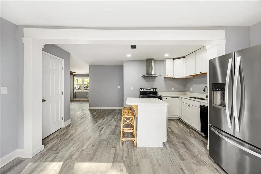 Building Photo - 555 N 68th Ave