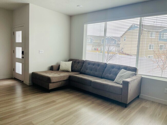 Building Photo - 14962 S Soft Whisper Wy