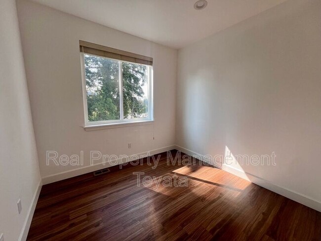 Building Photo - 929 Nevada St