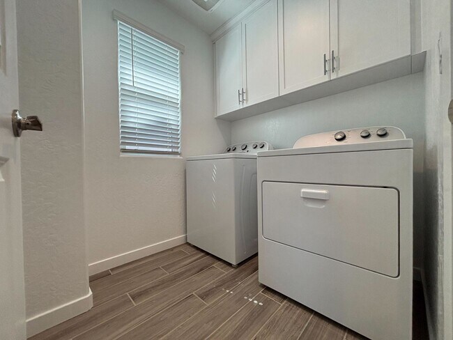 Building Photo - Spacious 3-Bedroom Home with Solar, Modern...