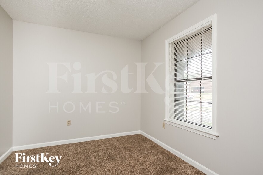 Building Photo - 4834 Walden Glen St