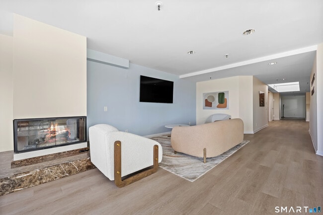 Building Photo - 25 Forest St