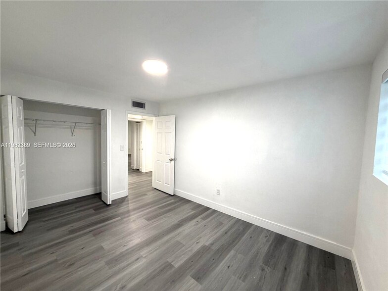 Building Photo - 7155 W 2nd Way