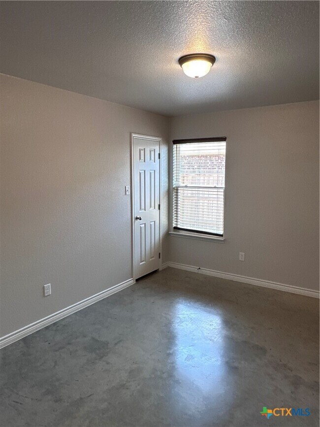 Building Photo - 1239 Liberation Ln